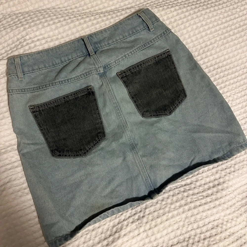 Colorblock Denim Mini Skirt - Picture 5 of 6